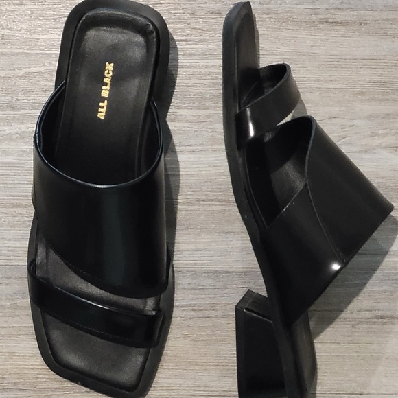 All Black Angle Mule (shoes) - Picture 5 of 9